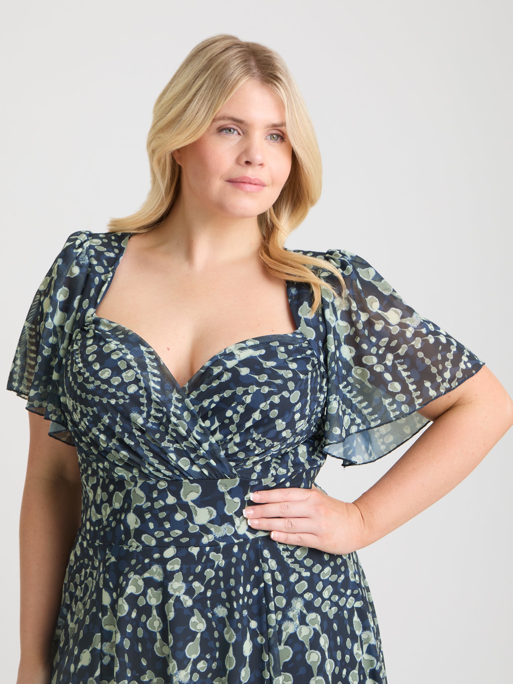 Liz Navy Cream Bolero Wrap Bodice Midi Dress – Scarlett & Jo