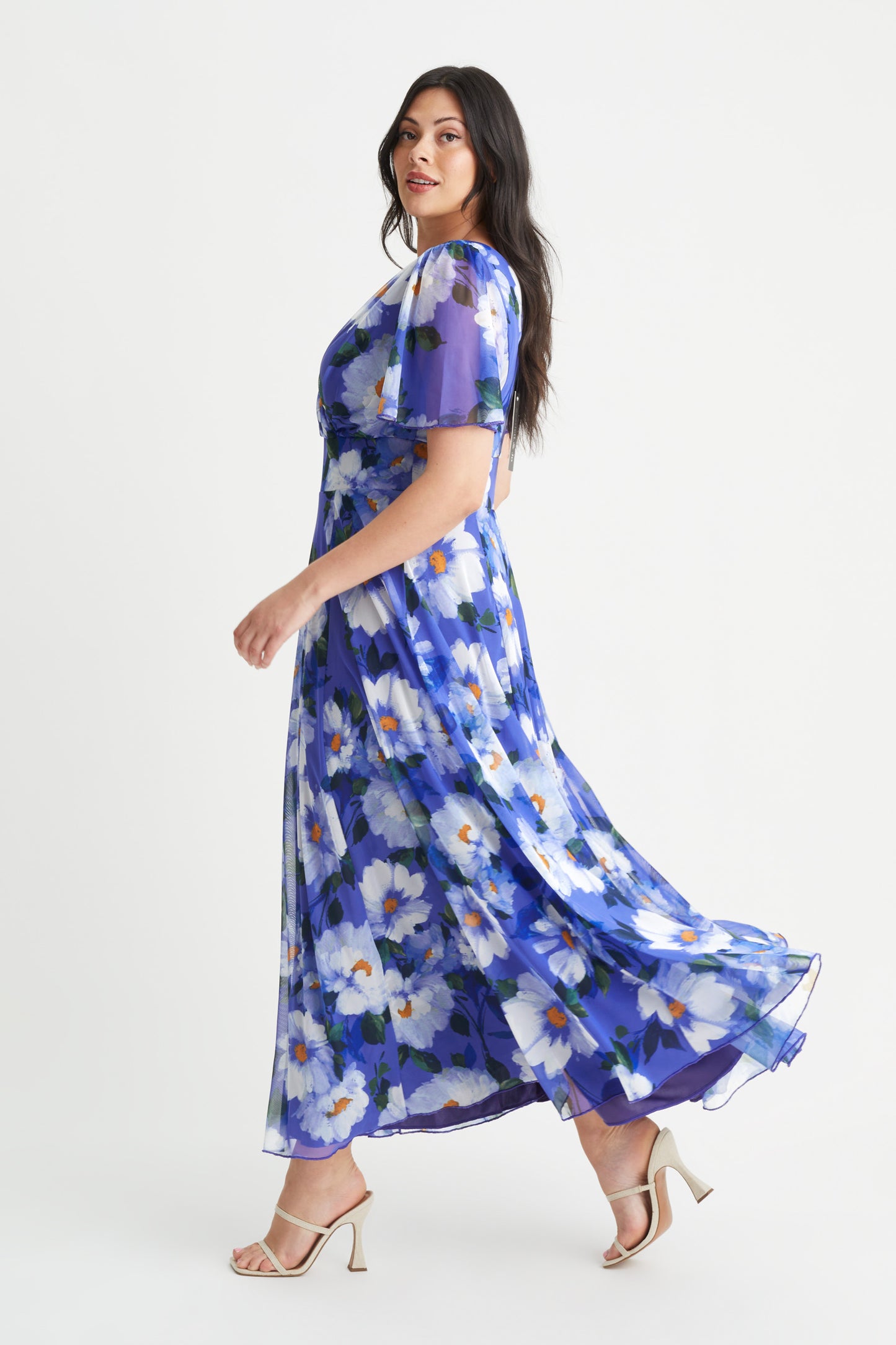 Load image into Gallery viewer, Isabelle Blue Daisy Float Sleeve Maxi Dress
