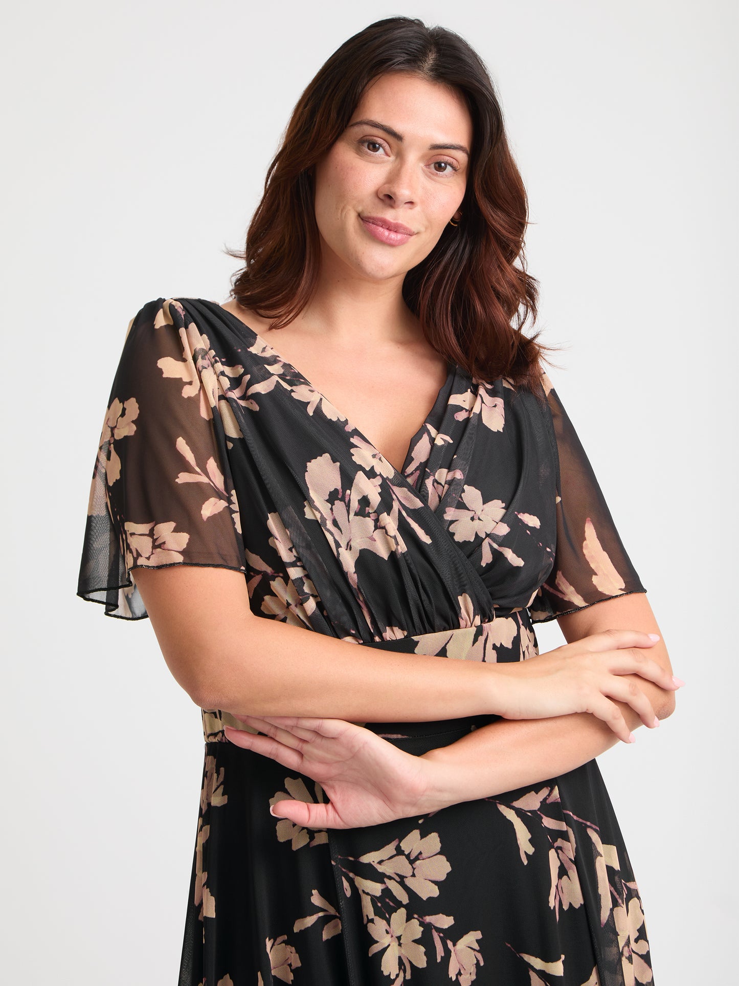dark cream dress Isabelle Vintage Black Cream Float Sleeve Maxi Dress – Scarlett & Jo
