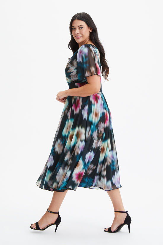Load image into Gallery viewer, Victoria Black Blur Angel Sleeve Mesh Long Midi Dress
