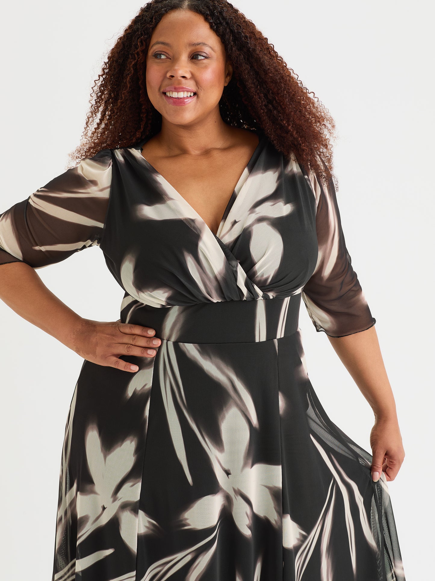 Plus Size Scarlett & Jo Velvet Maxi Gown Plus Size Scarlett & Jo Velvet Maxi Gown