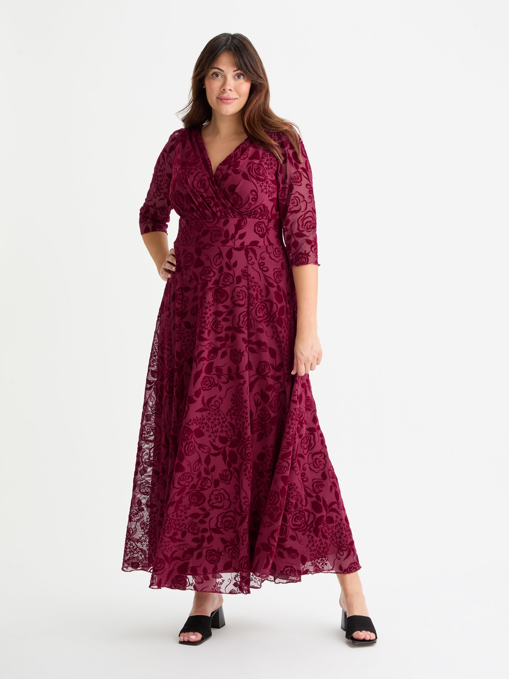 V-neckline Velvet Max Dresses with Long Sleeves Champagne Plus Size