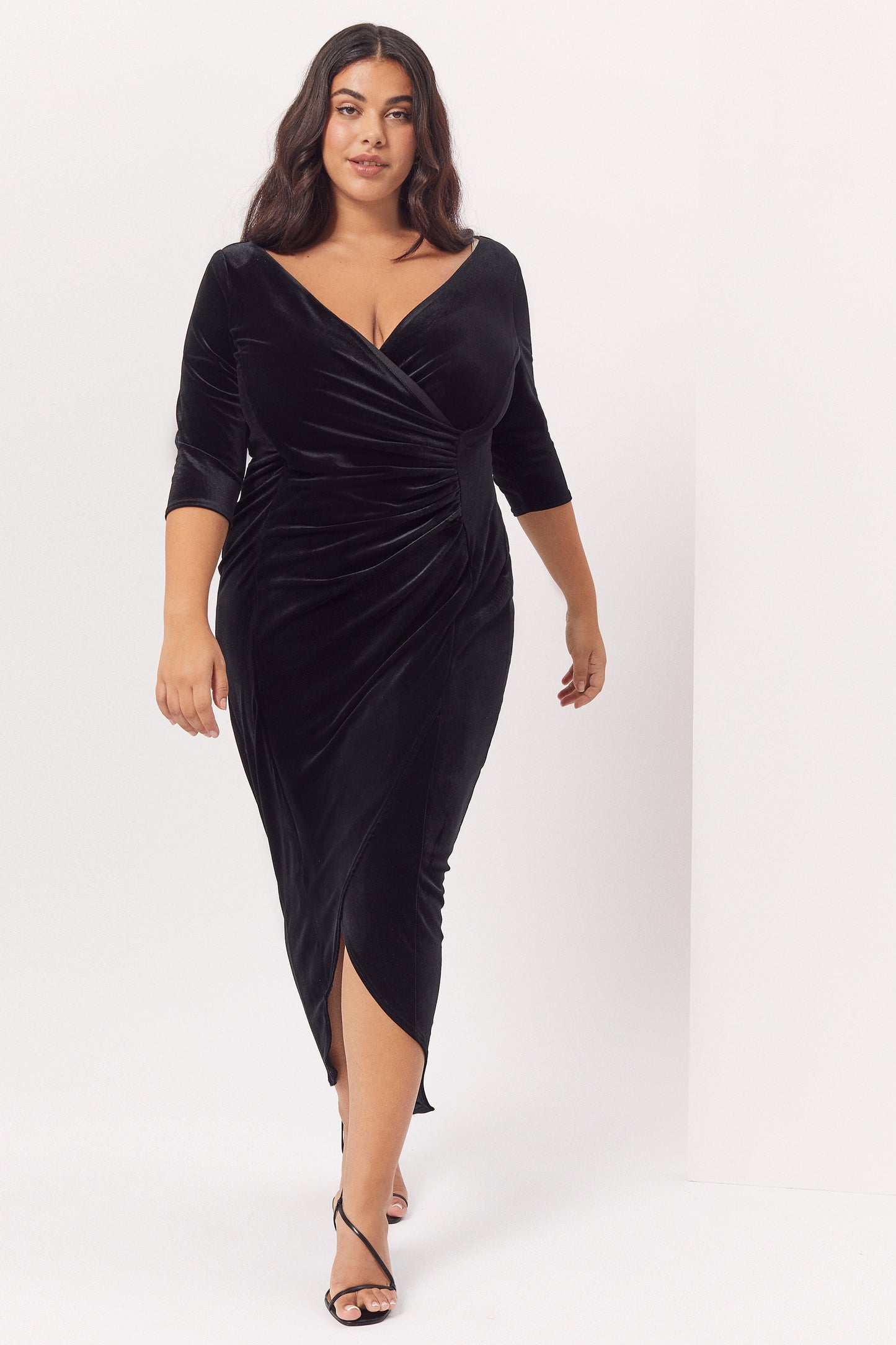 Load image into Gallery viewer, Black Velvet Maxi Bodycon Dress
