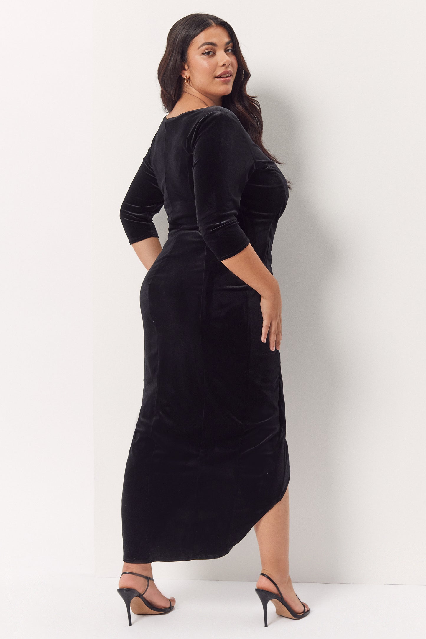 Load image into Gallery viewer, Black Velvet Maxi Bodycon Dress
