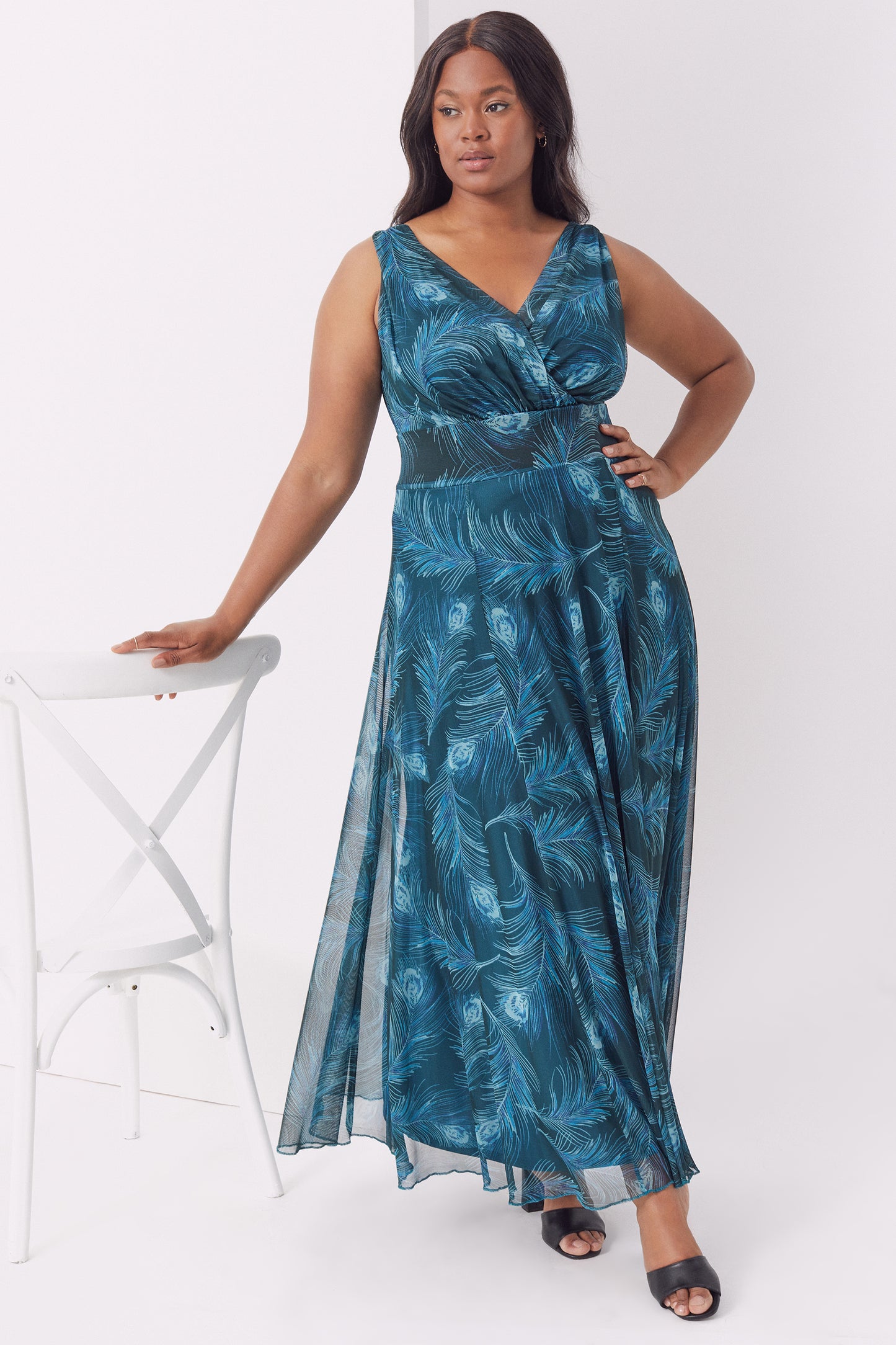 Amelia Peacock Feather Print Mesh Maxi Dress – Scarlett & Jo