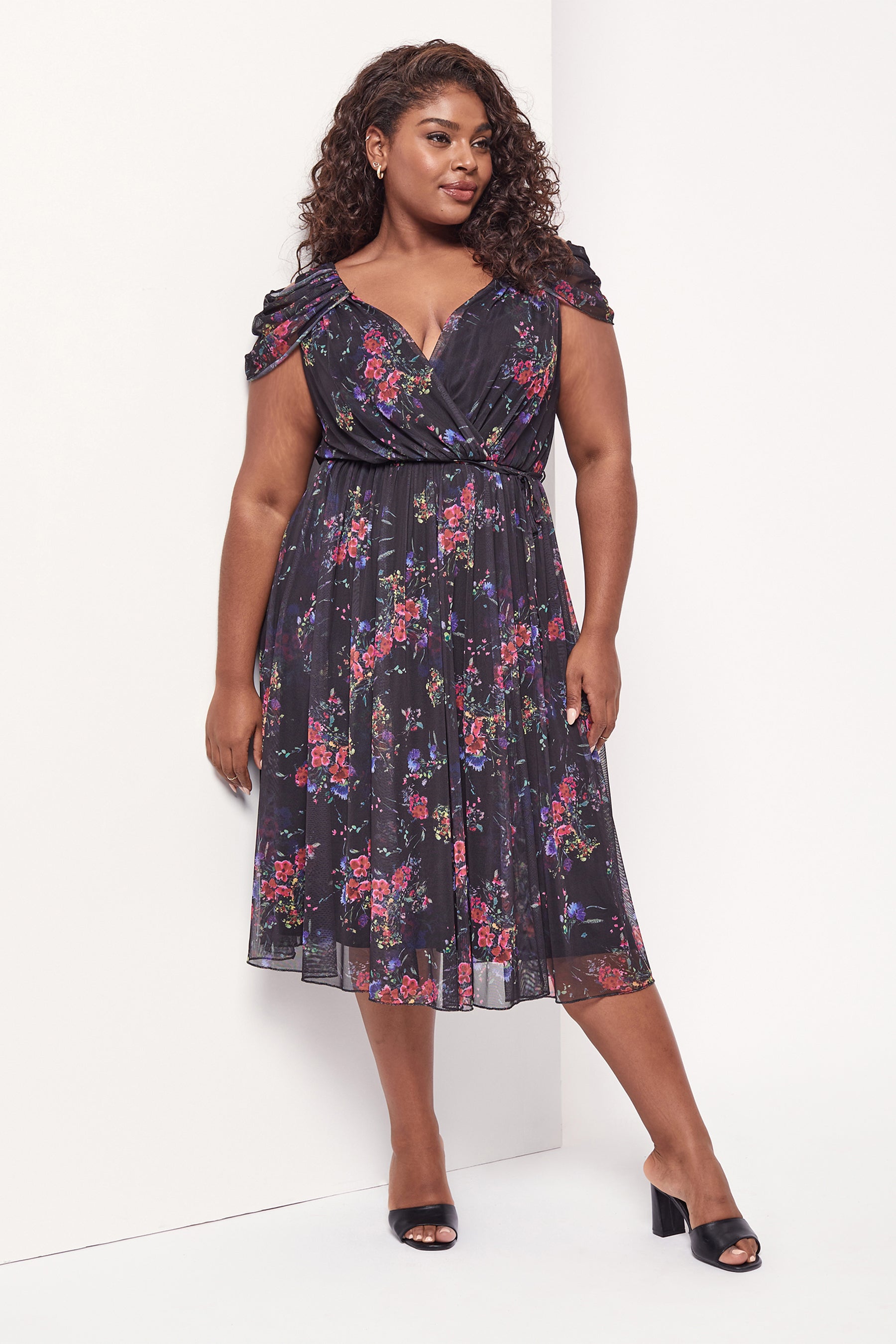 Sorrento Black Red Cold Shoulder Dress – Scarlett & Jo